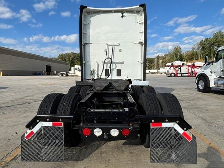 2021 Kenworth T680 76" Raised Roof Sleeper, exterior photo 6