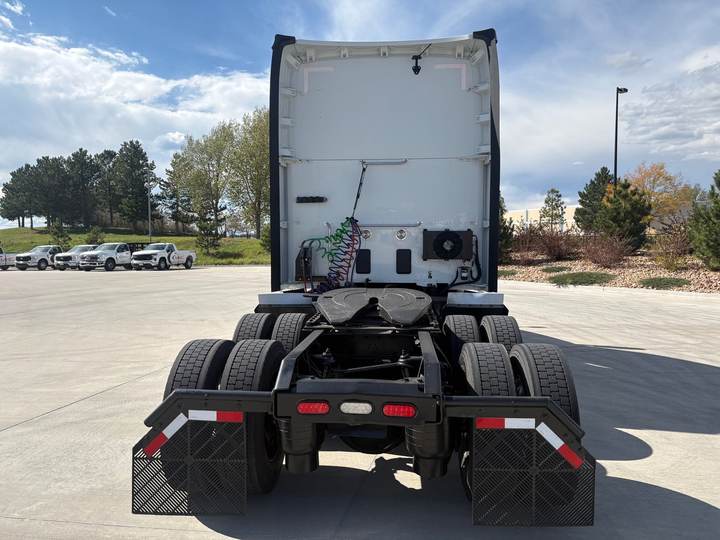 2021 Kenworth T680 76" Raised Roof Sleeper, exterior photo 4