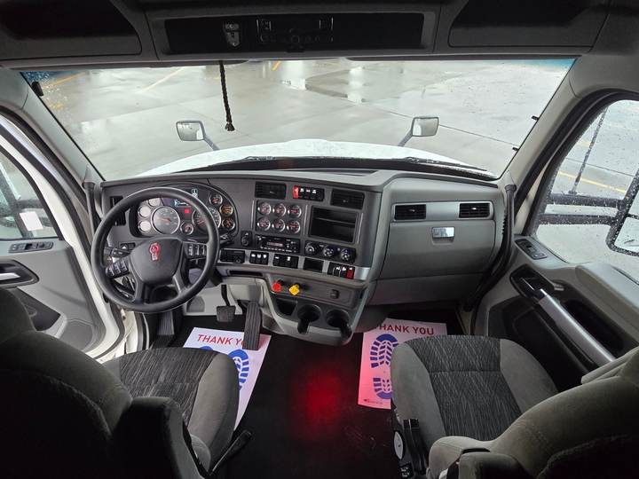 2021 Kenworth T680 76" Raised Roof Sleeper, interior photo 7