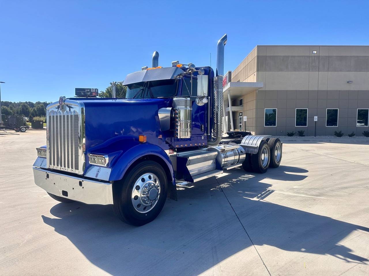 2021 Kenworth W900 Day Cab, exterior photo 1