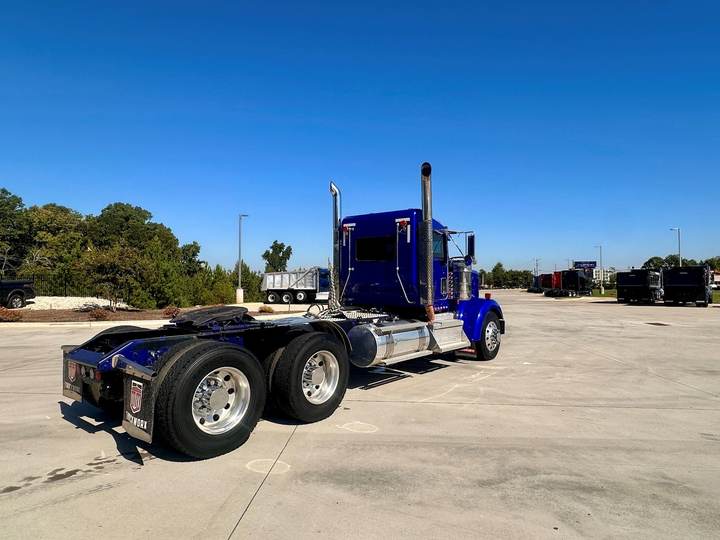 2021 Kenworth W900 Day Cab, exterior photo 5