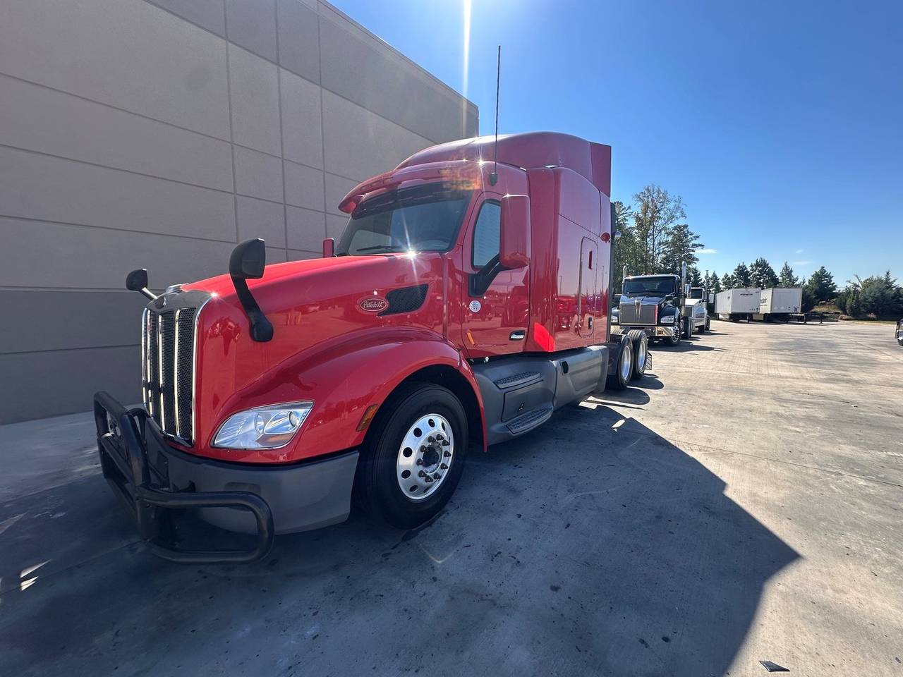 2021 Peterbilt 579 72" Mid Roof Sleeper, exterior photo 1