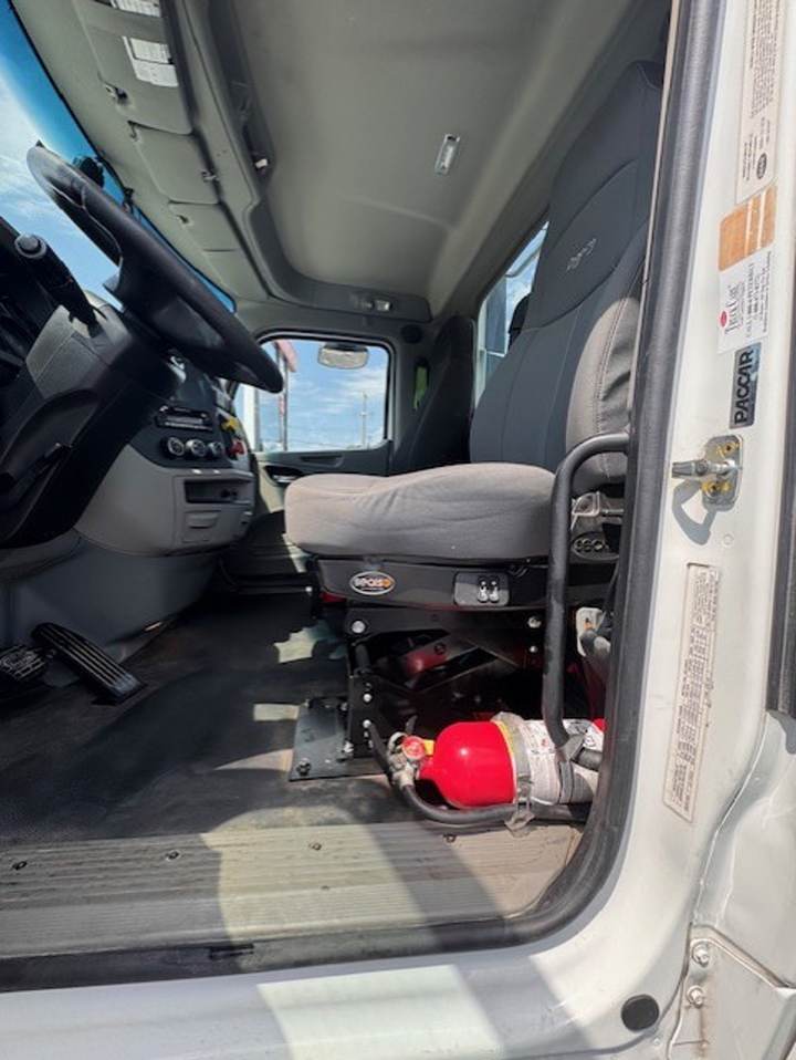 2021 Peterbilt 579 Day Cab, interior photo 4