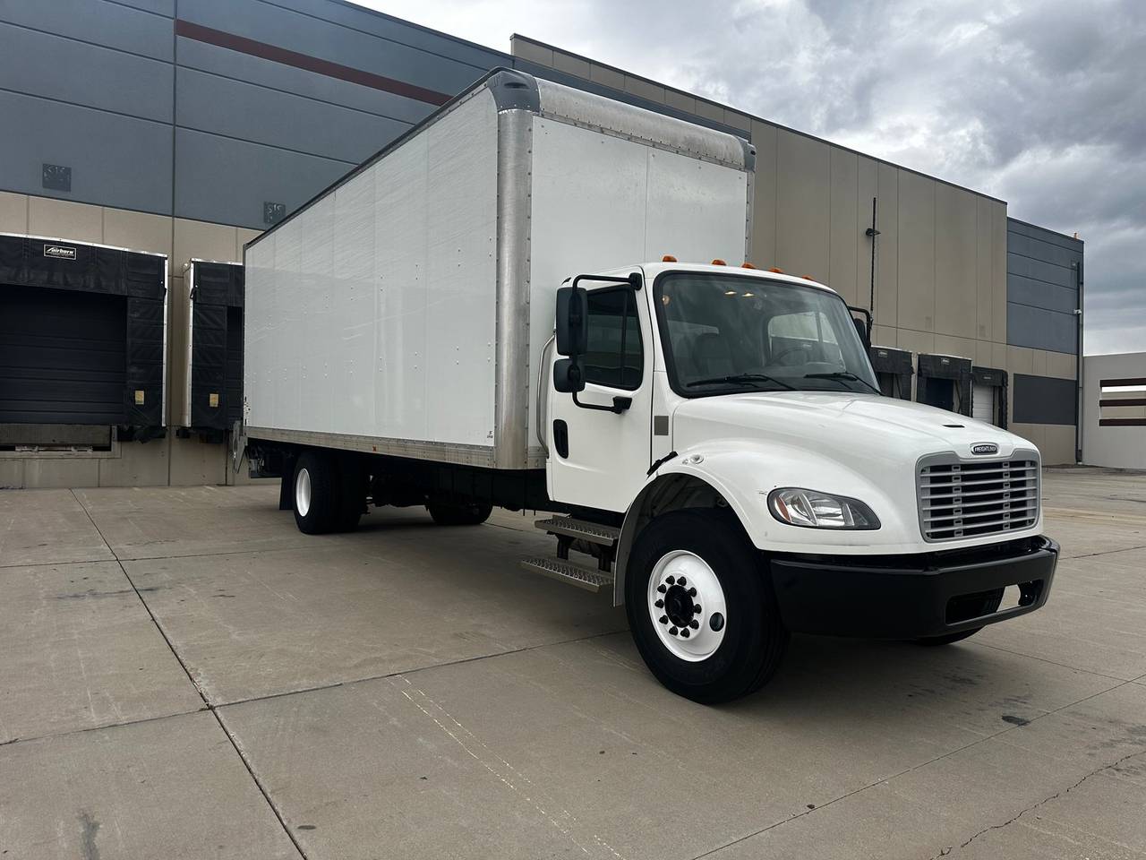 2022 Freightliner M2-106 Box Truck, exterior photo 1