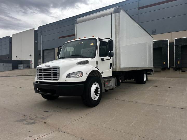 2022 Freightliner M2-106 Box Truck, exterior photo 2