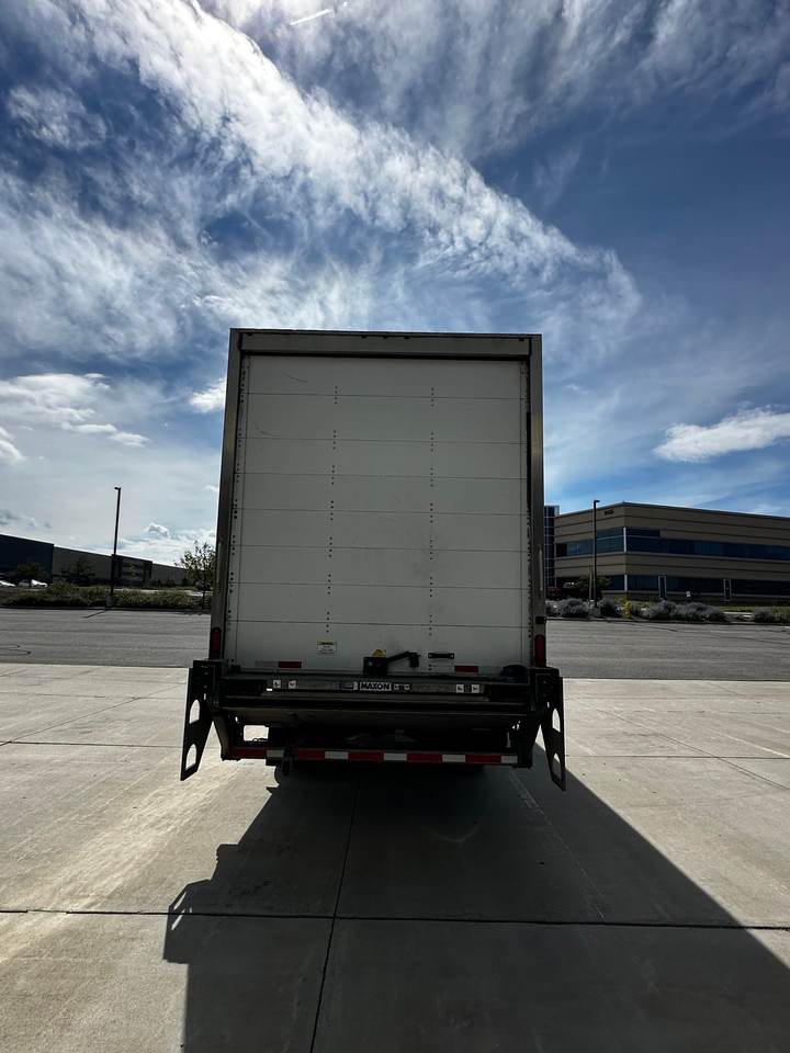 2022 Freightliner M2-106 Box Truck, exterior photo 3