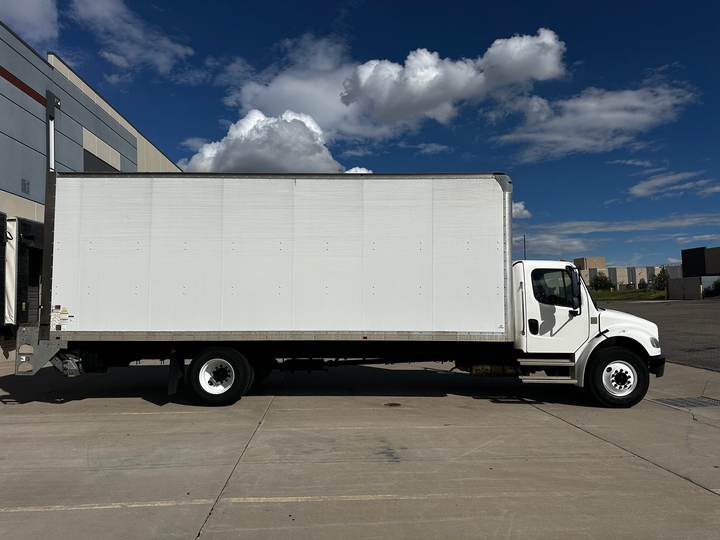 2022 Freightliner M2-106 Box Truck, exterior photo 5