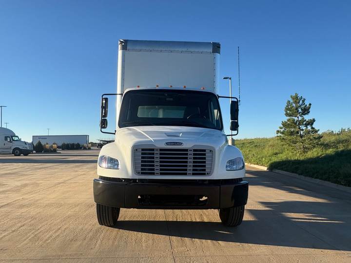 2022 Freightliner M2-106 Box Truck, exterior photo 4