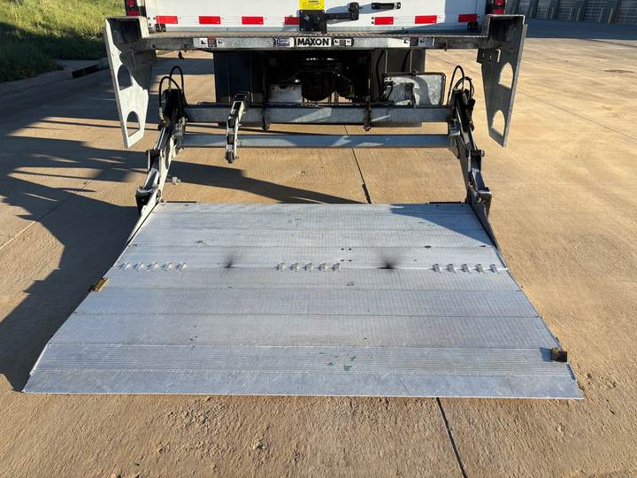 2022 Freightliner M2-106 Box Truck, exterior photo 6