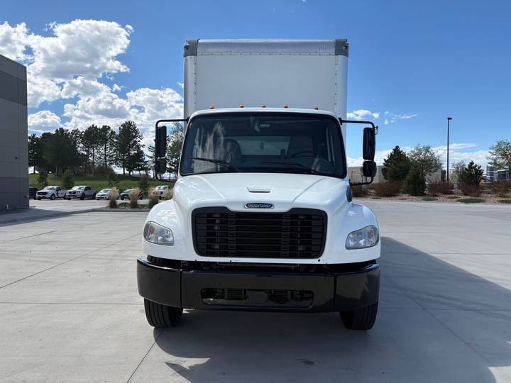 2022 Freightliner M2-106 Box Truck, exterior photo 4
