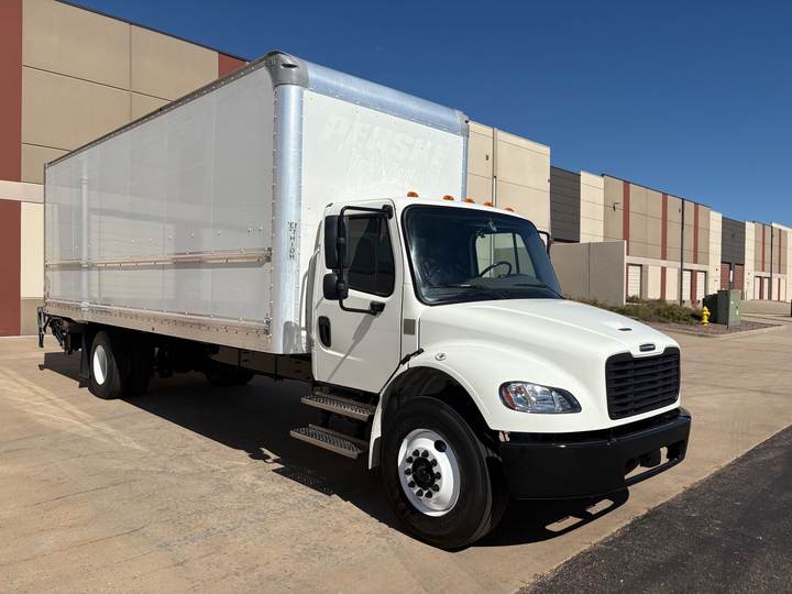 2022 Freightliner M2-106 Box Truck, exterior photo 1