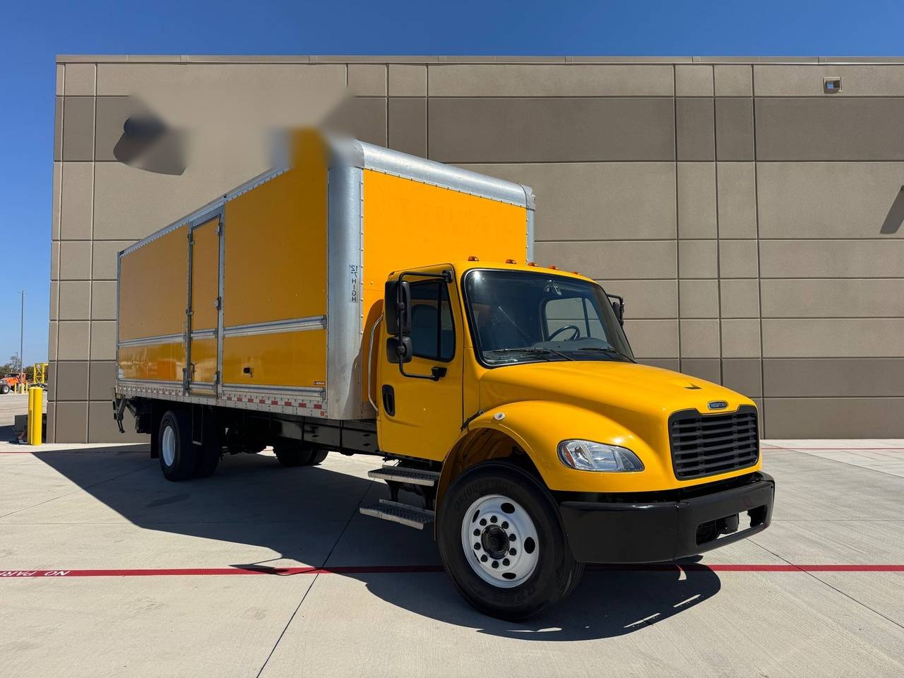 2022 Freightliner M2-106 Box Truck, exterior photo 1