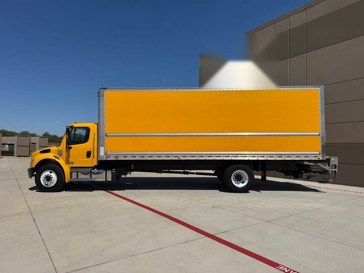 2022 Freightliner M2-106 Box Truck, exterior photo 4