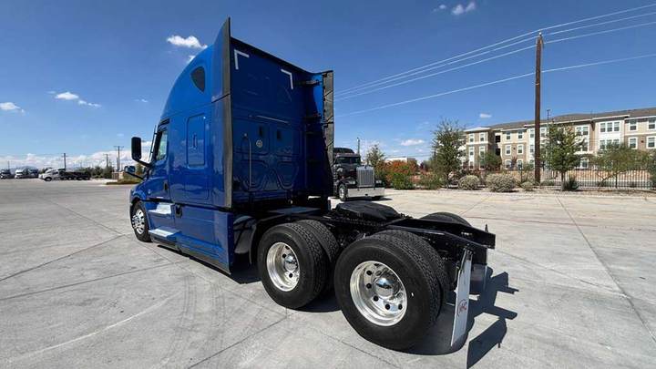 2022 Freightliner PT126064ST 72" Raised Roof Sleeper, exterior photo 7