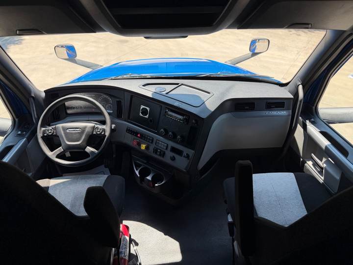2022 Freightliner PT126064ST 72" Raised Roof Sleeper, interior photo 6