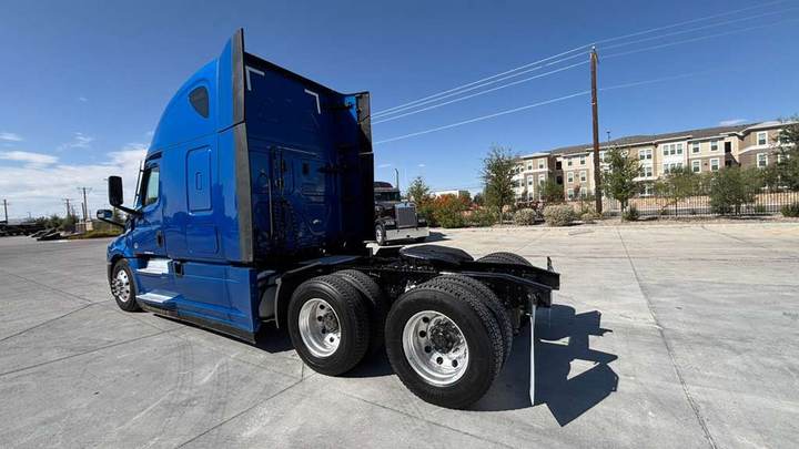 2022 Freightliner PT126064ST 72" Raised Roof Sleeper, exterior photo 5