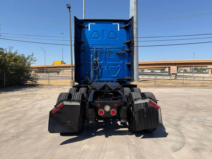 2022 Freightliner PT126064ST 72" Raised Roof Sleeper, exterior photo 3