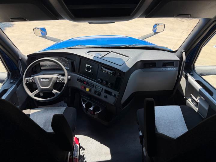 2022 Freightliner PT126064ST 72" Raised Roof Sleeper, interior photo 5