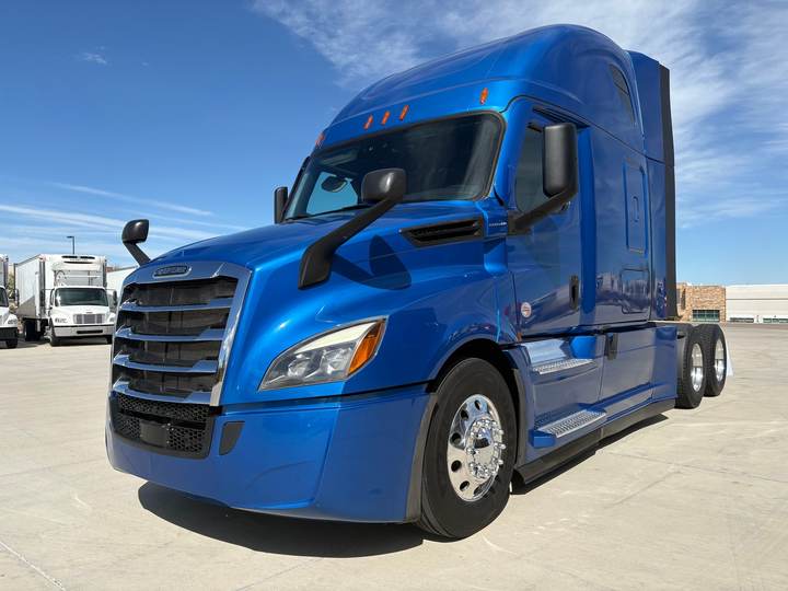 2022 Freightliner PT126064ST 72" Raised Roof Sleeper, exterior photo 1
