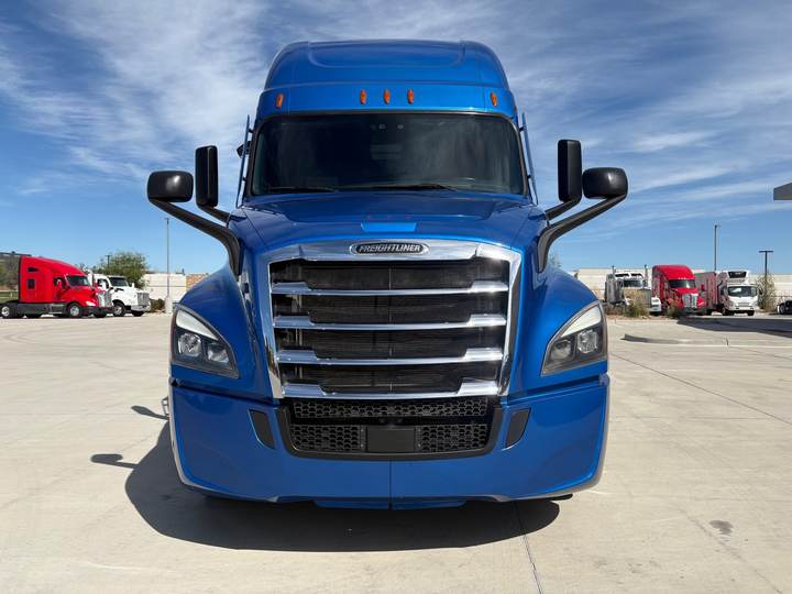 2022 Freightliner PT126064ST 72" Raised Roof Sleeper, exterior photo 2
