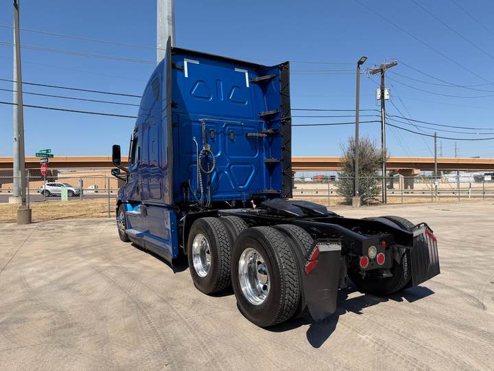 2022 Freightliner PT126064ST 72" Raised Roof Sleeper, exterior photo 6