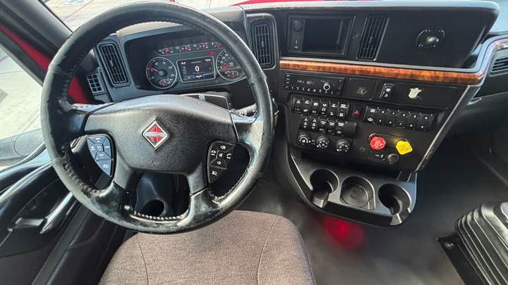 2022 International LT625 73" Raised Roof Sleeper, interior photo 6