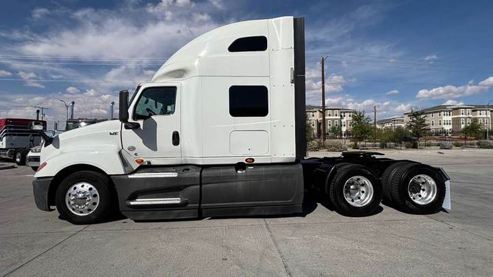 2022 International LT625 73" Raised Roof Sleeper, exterior photo 2