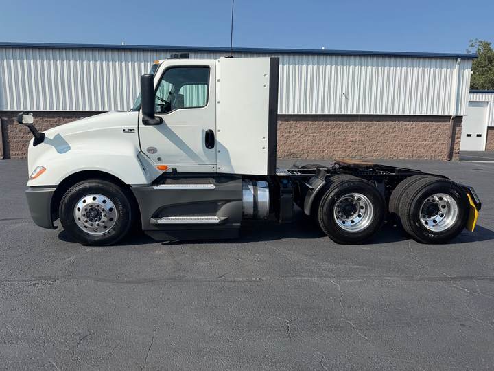 2022 International LT625 Day Cab, exterior photo 4