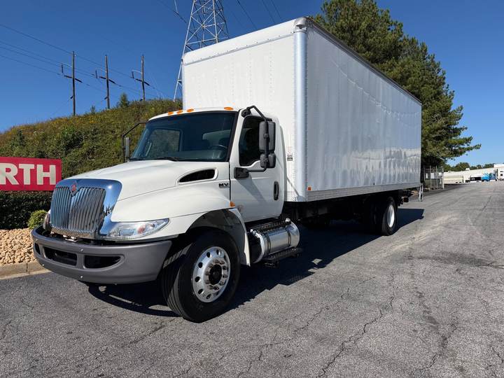 2022 International MV607 Box Truck, exterior photo 2