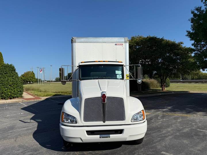 2022 Kenworth T270 Box Truck, exterior photo 2