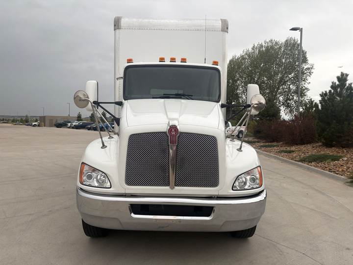2022 Kenworth T270 Box Truck, exterior photo 4