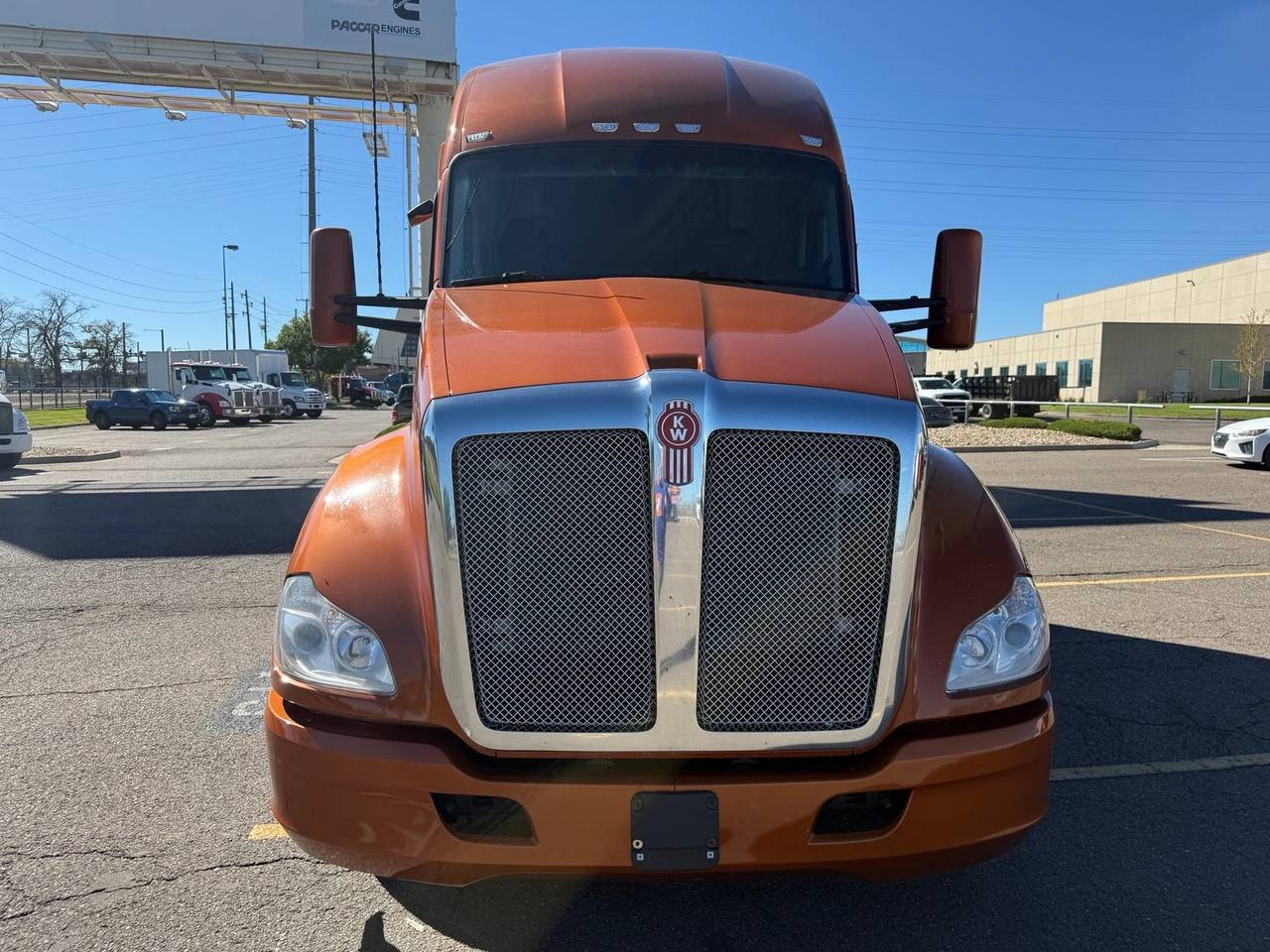 2022 Kenworth T680 76" Raised Roof Sleeper, exterior photo 2