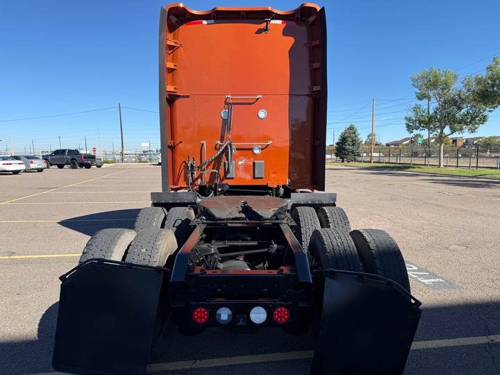 2022 Kenworth T680 76" Raised Roof Sleeper, exterior photo 5