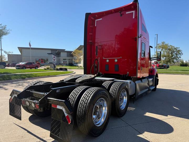 2022 Kenworth T680 76" Raised Roof Sleeper, exterior photo 5