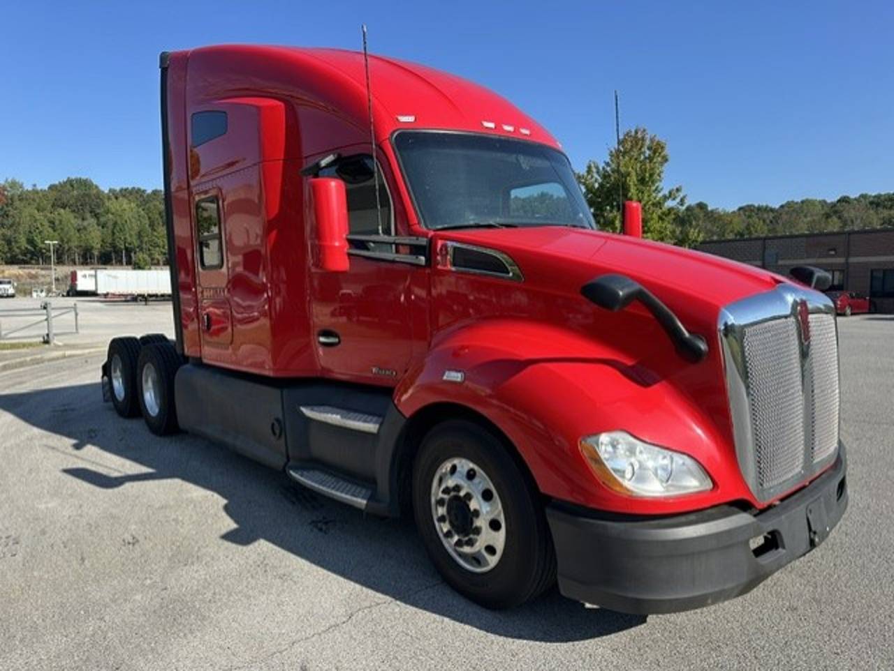 2022 Kenworth T680 76" Raised Roof Sleeper, exterior photo 1