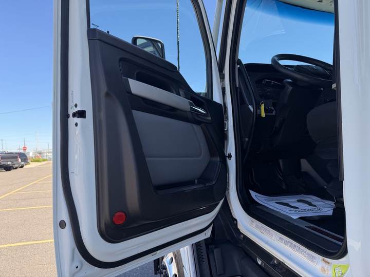 2022 Kenworth T680 76" Raised Roof Sleeper, interior photo 7