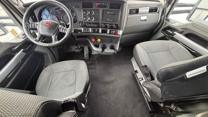 2022 Kenworth T680 76" Raised Roof Sleeper, interior photo 6