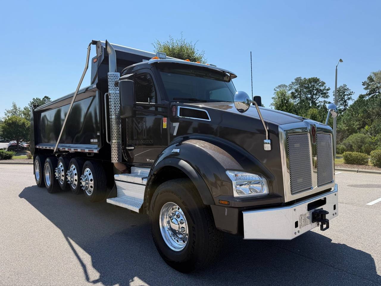 2022 Kenworth T880 5-Axle Dump Truck, exterior photo 1