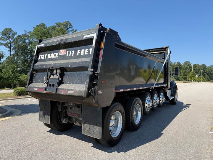 2022 Kenworth T880 5-Axle Dump Truck, exterior photo 4
