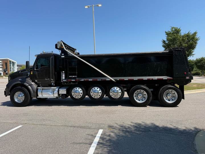 2022 Kenworth T880 5-Axle Dump Truck, exterior photo 7