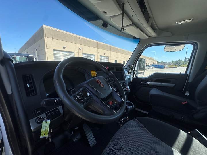 2022 Kenworth T880 Day Cab, interior photo 7