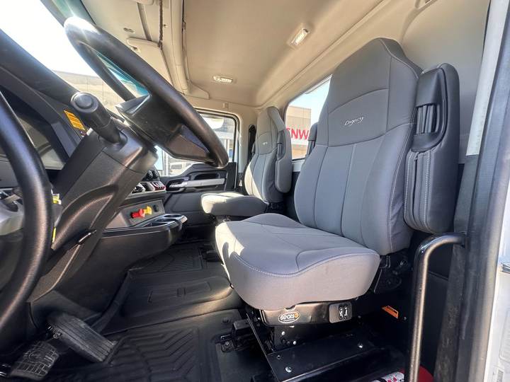 2022 Kenworth T880 Day Cab, interior photo 8