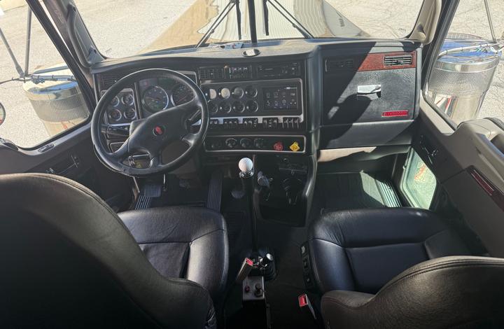2022 Kenworth W900L 72" AeroCab Sleeper with Wet Kit, cab