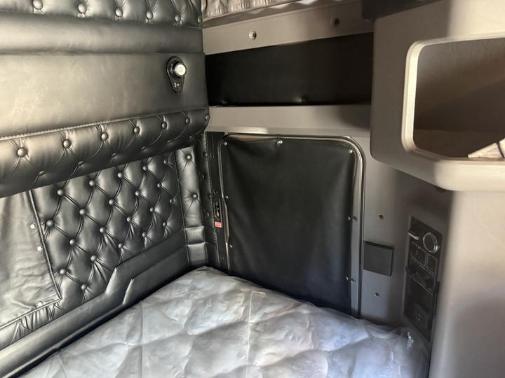 2022 Kenworth W900L 72" AeroCab Sleeper with Wet Kit, sleeper