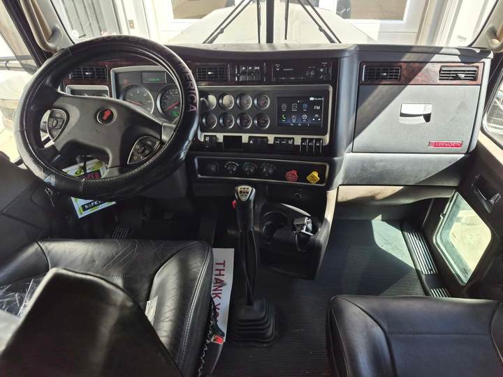 2022 Kenworth W900L 86" Studio Sleeper, interior photo 4