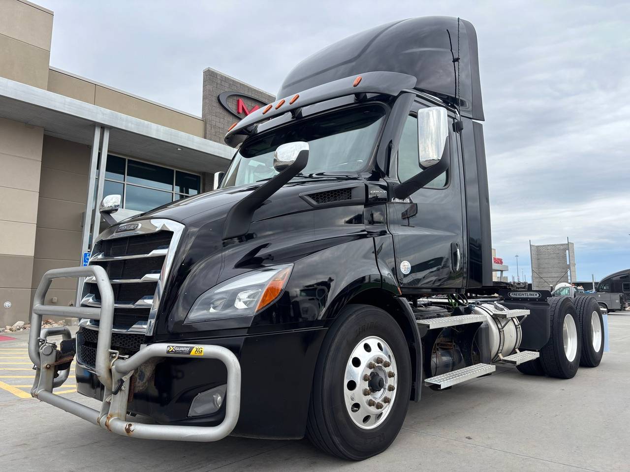 2023 Freightliner PE11664DC Day Cab, exterior photo 2
