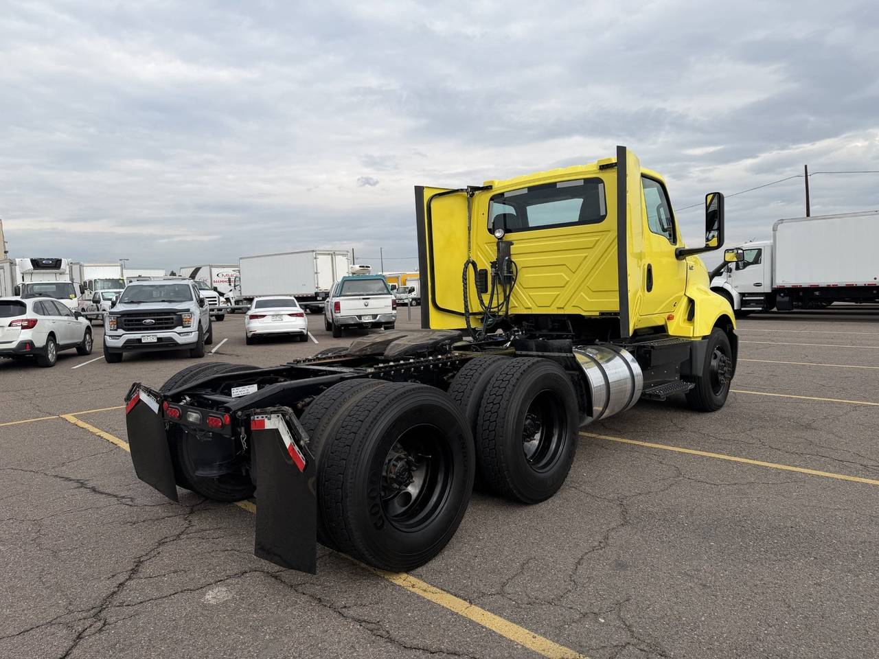2023 International LT625 Day Cab, exterior photo 2