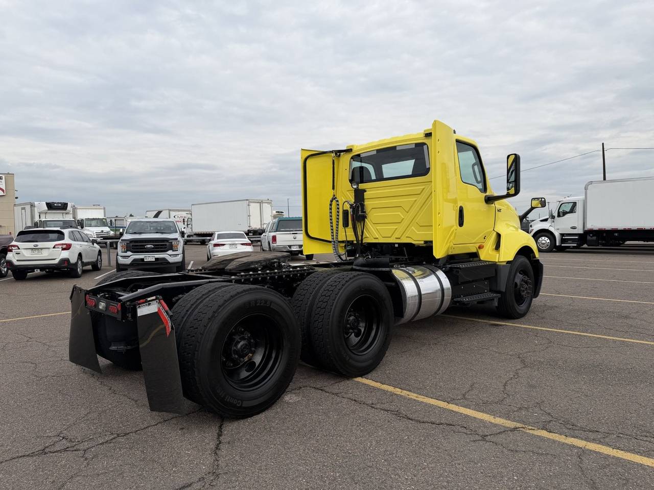 2023 International LT625 Day Cab, exterior photo 2