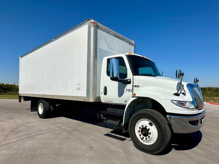 2023 International MV607 Box Truck, exterior photo 1