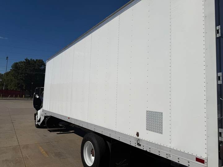 2023 Kenworth T270 Box Truck, exterior photo 3